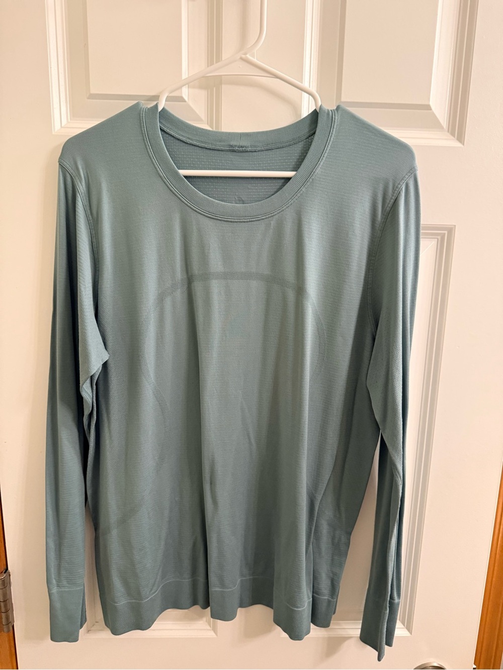 lululemon athletica Women's Long-Sleeve Top - Sage Green